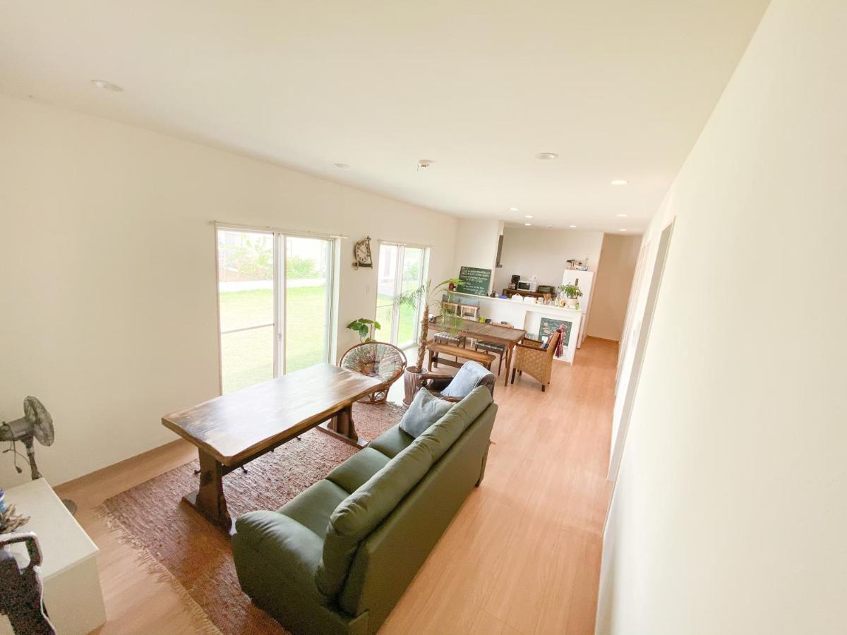 2019新築 ! Guest House Holoholo Beach Side Ishigaki  Dış mekan fotoğraf